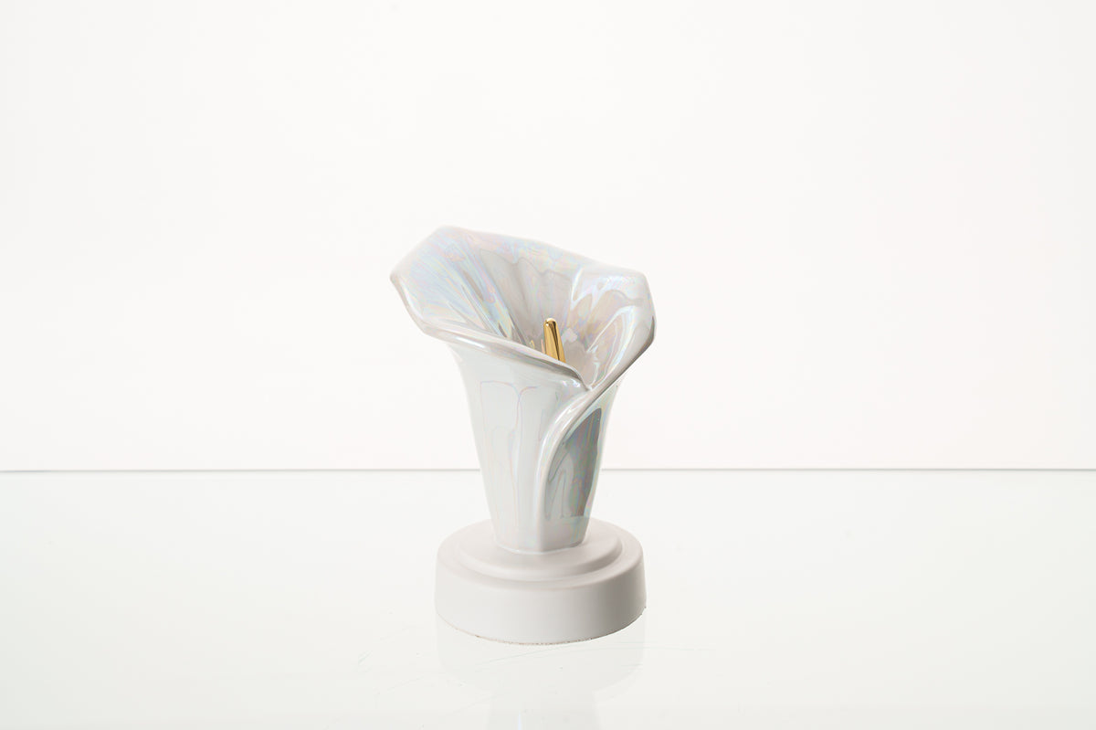 Calla-Lilien-Andenkenurne – Perlweiß | Keramik