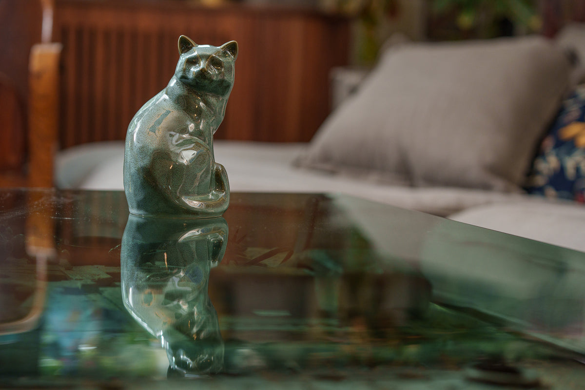 Tierurne Katze "Felix" - Ölige grüne Melange | Keramik Tierurne