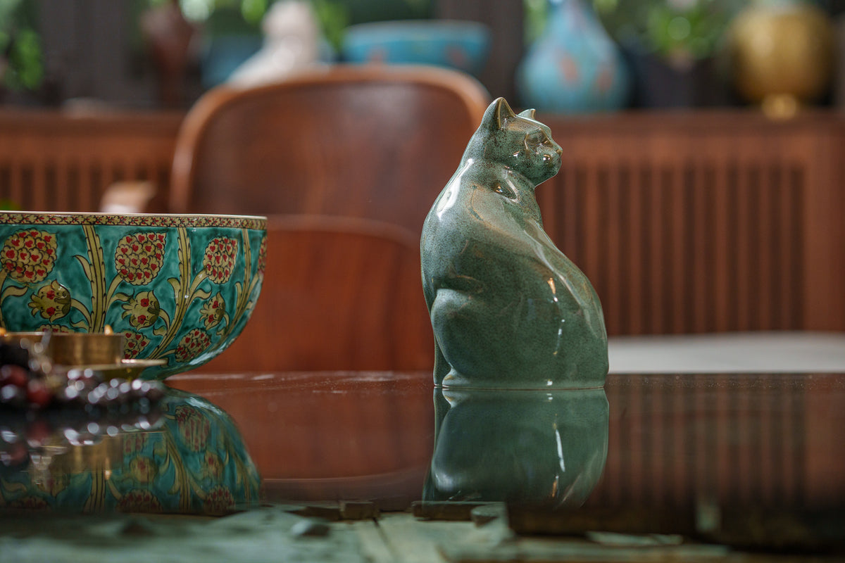 Tierurne Katze "Felix" - Ölige grüne Melange | Keramik Tierurne