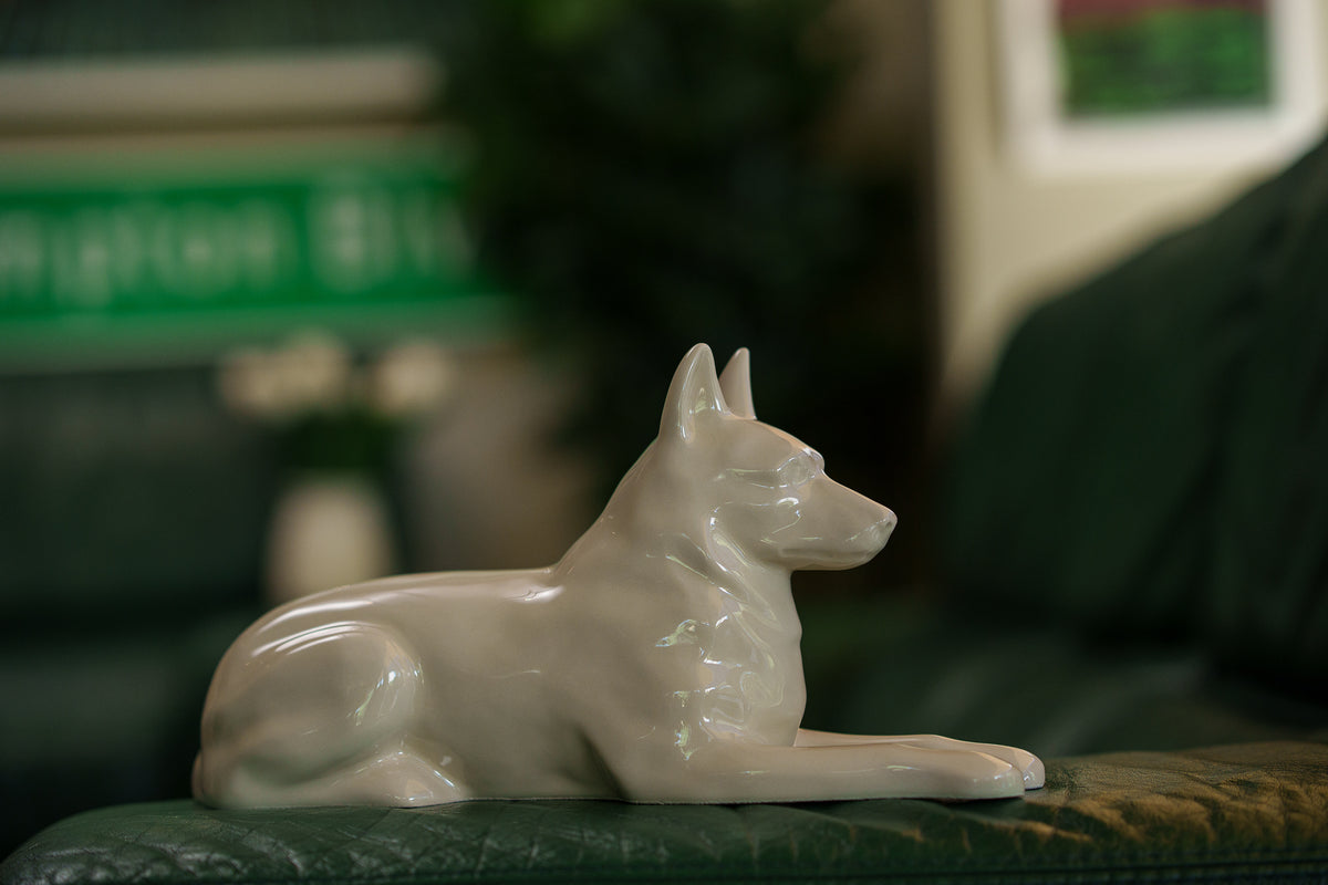 Deutschen Schäferhund Urne – Transparent | Keramikurne für Haustiere