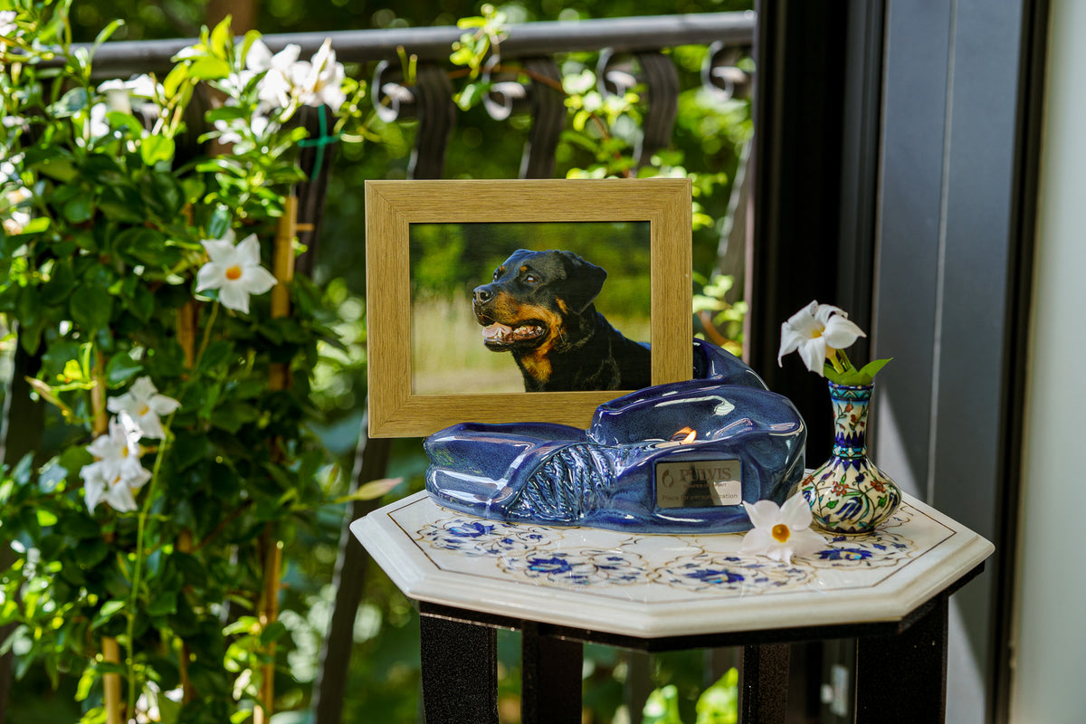 Urne „Cozy“ – Blaue Melange | Urne mit Bilderrahmen aus Keramik