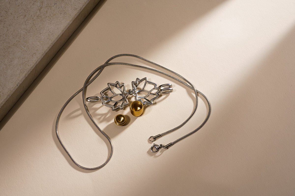 Einäscherungshalskette – Blüte | Edelstahl | Gedenkschmuck