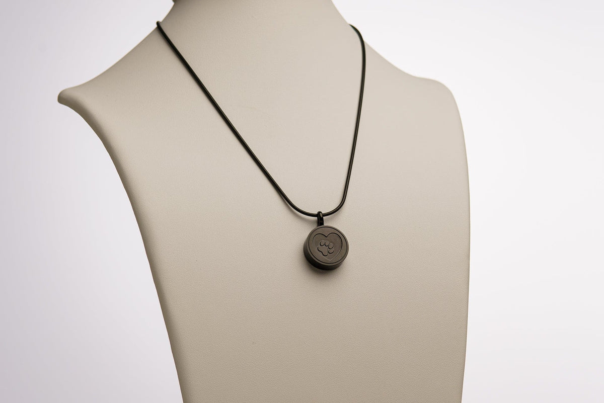 Tierkremations-Halskette – Pfote | Edelstahl | Erinnerungs-Schmuck | Schwarz