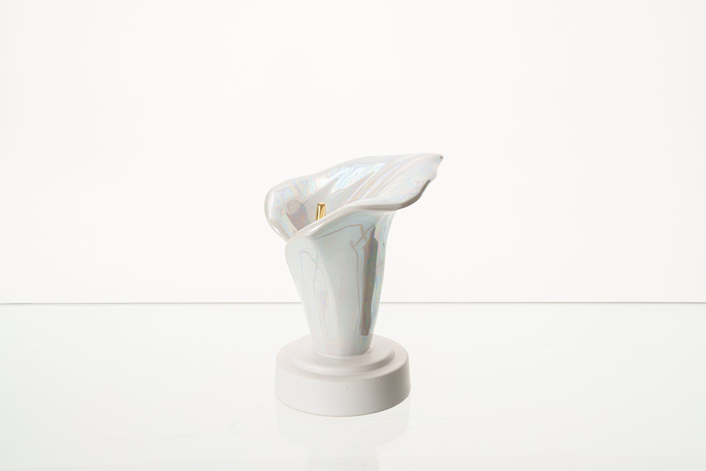 Calla-Lilien-Andenkenurne – Perlweiß | Keramik