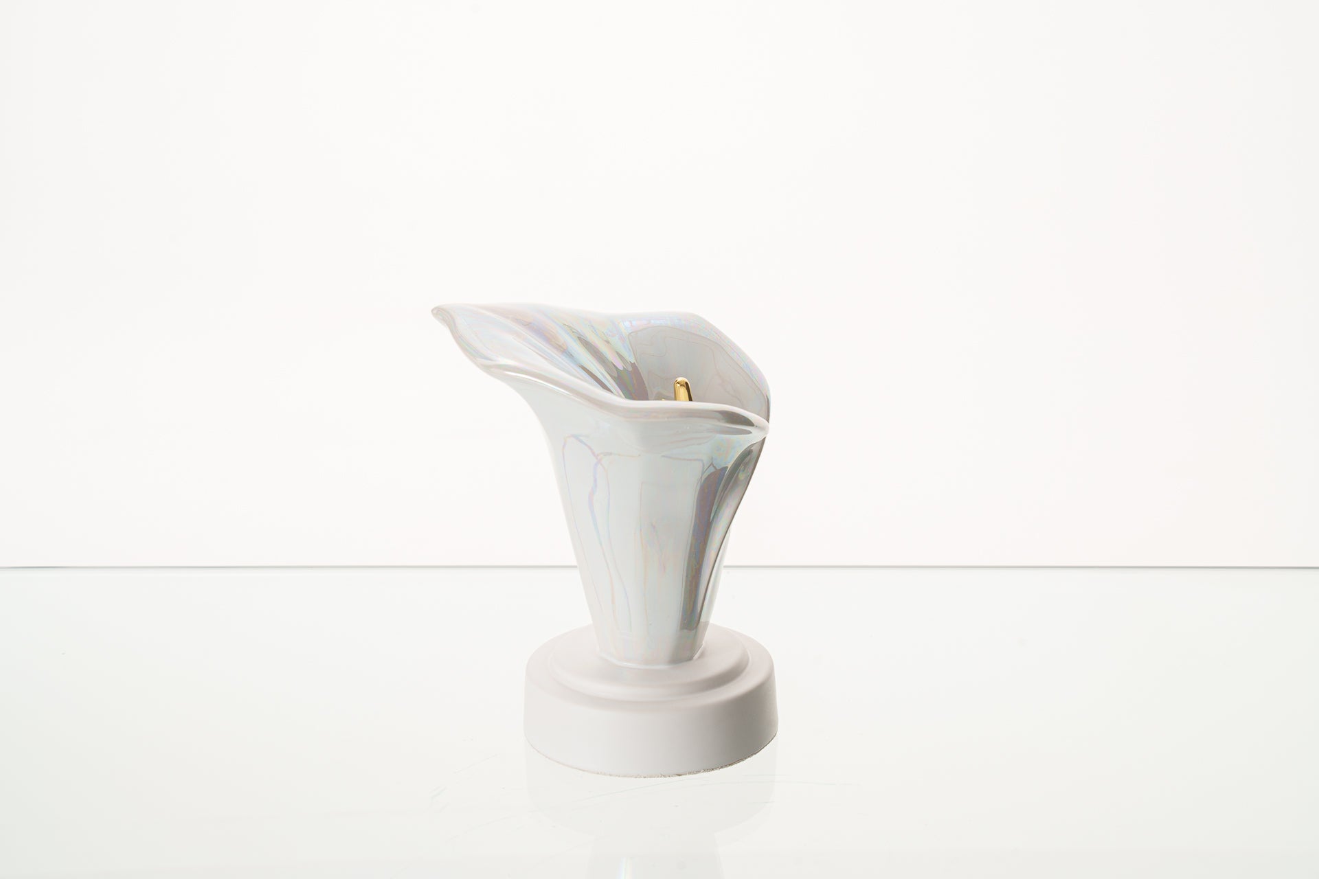 Calla-Lilien-Andenkenurne – Perlweiß | Keramik