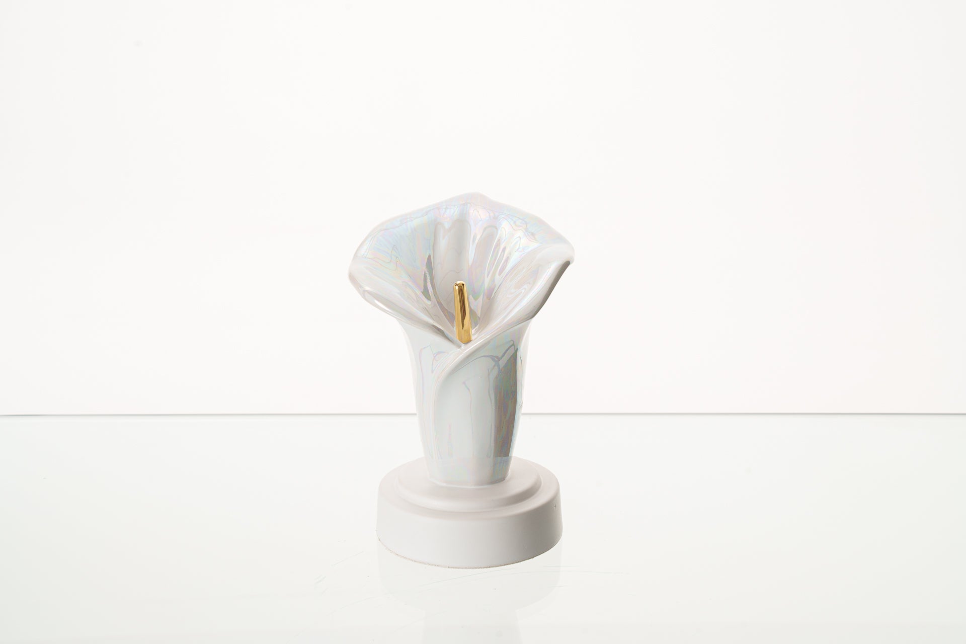 Calla-Lilien-Andenkenurne – Perlweiß | Keramik