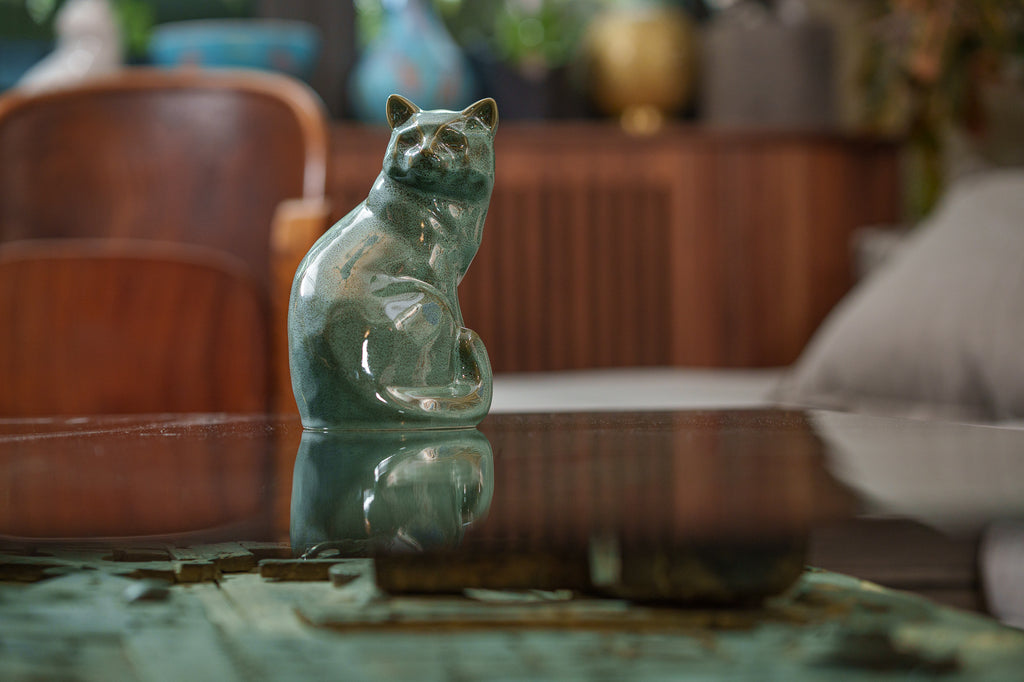 Tierurne Katze "Felix" - Ölige grüne Melange | Keramik Tierurne