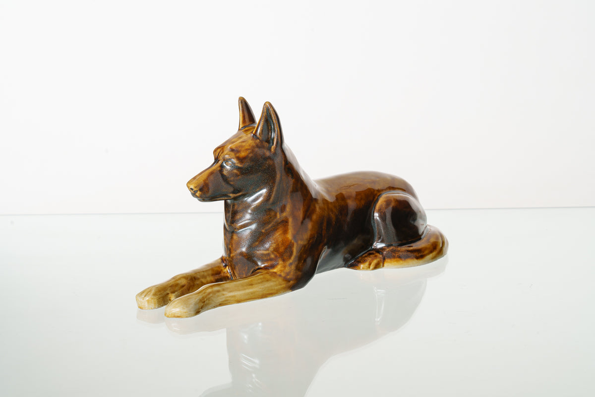 Deutschen Schäferhund Urne – Rostbraun | Keramikurne für Haustiere