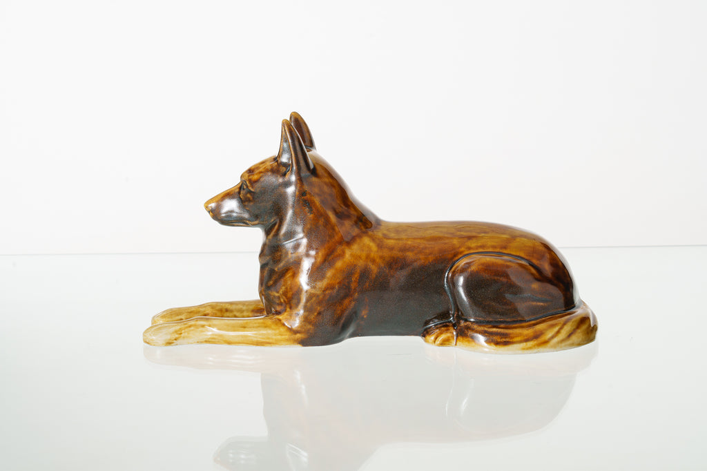 Deutschen Schäferhund Urne – Rostbraun | Keramikurne für Haustiere