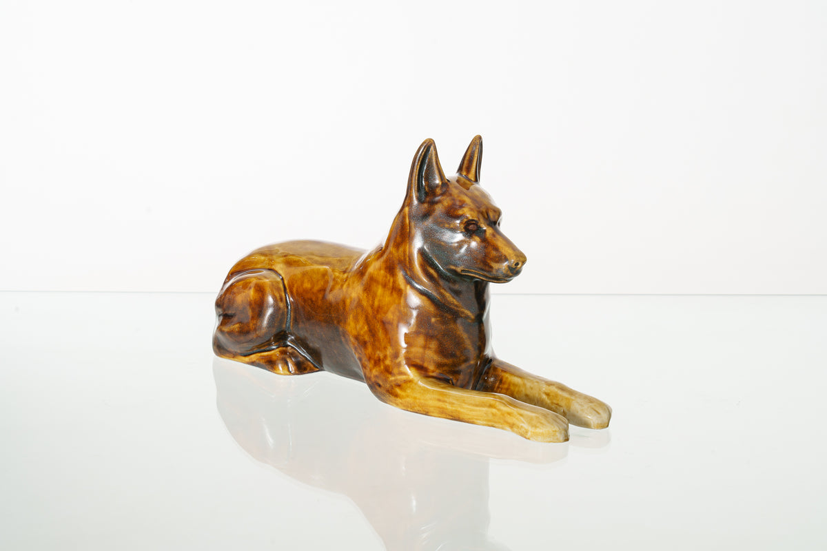 Deutschen Schäferhund Urne – Rostbraun | Keramikurne für Haustiere