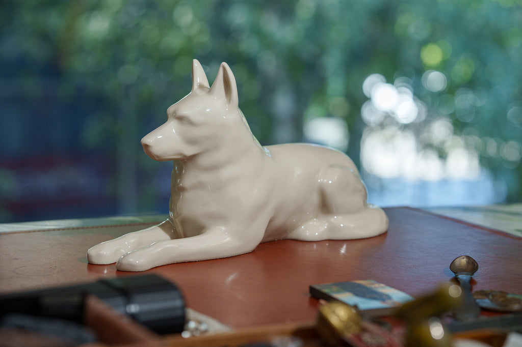 Deutschen Schäferhund Urne – Transparent | Keramikurne für Haustiere