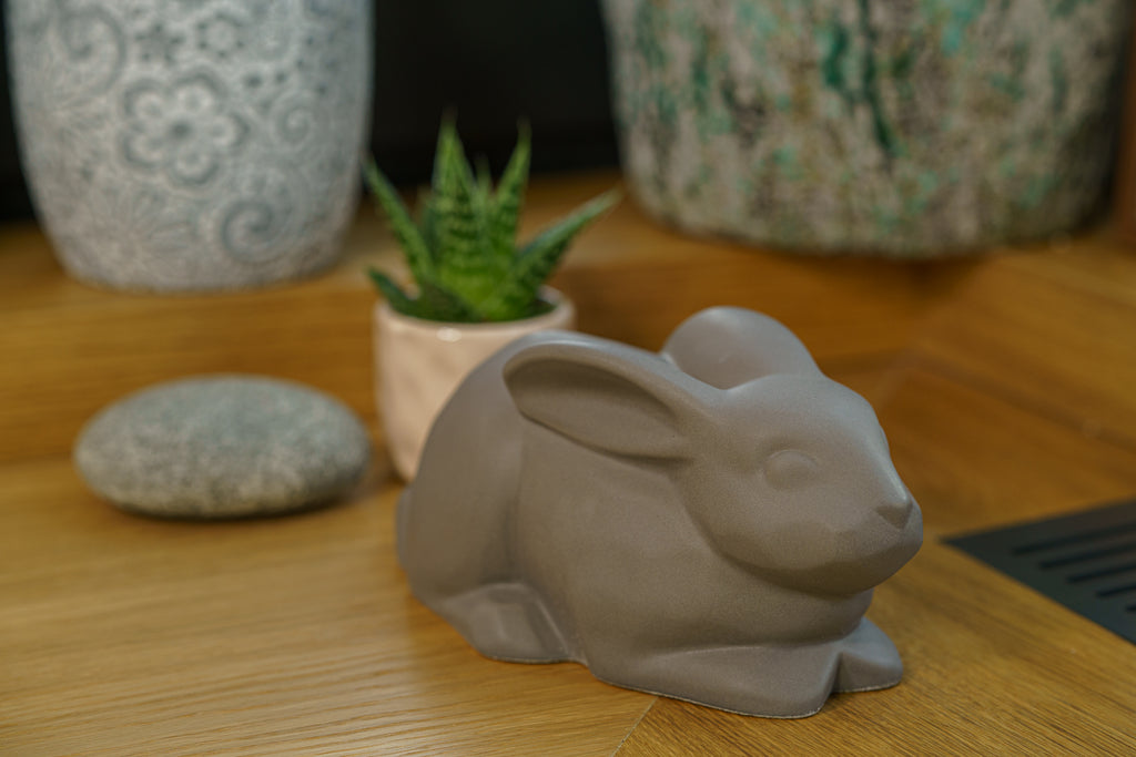 Kaninchen Urne für Asche - Grau Matt  Keramik Hasen Urne