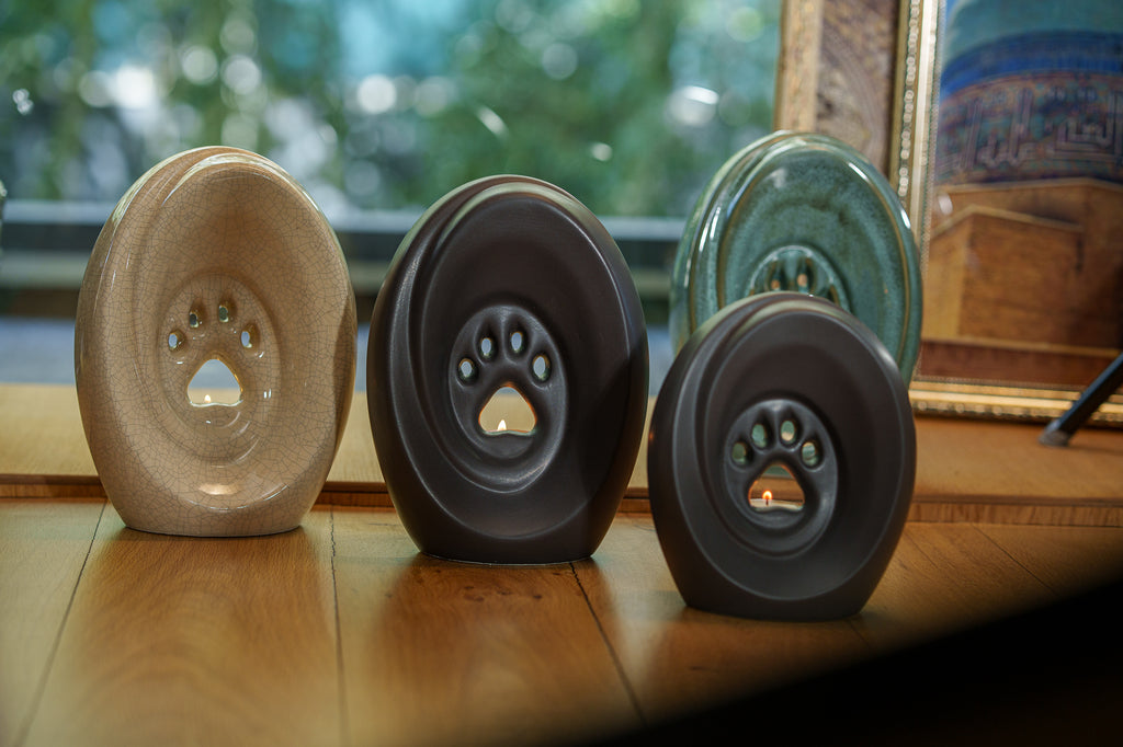 Große Pfote mit Teelicht - Haustier Urne für Asche - Grau Matt | Keramik | Handgemacht