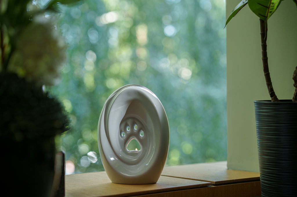 Große Pfote mit Teelicht - Haustier Urne für Asche - Weiß | Keramik | Handgemacht