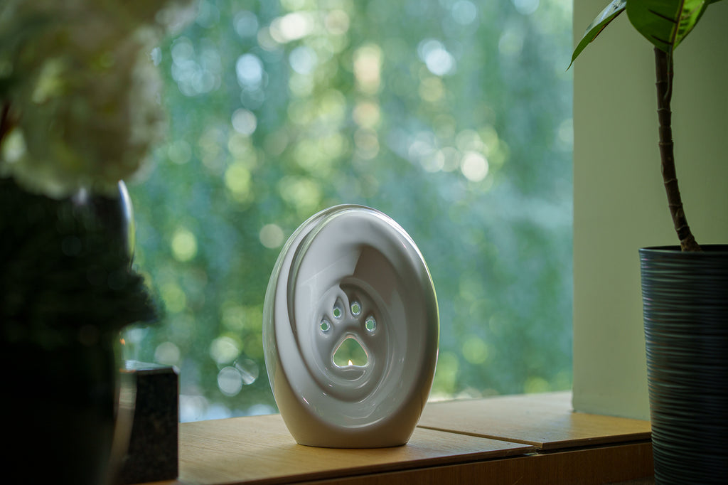 Große Pfote mit Teelicht - Haustier Urne für Asche - Weiß | Keramik | Handgemacht