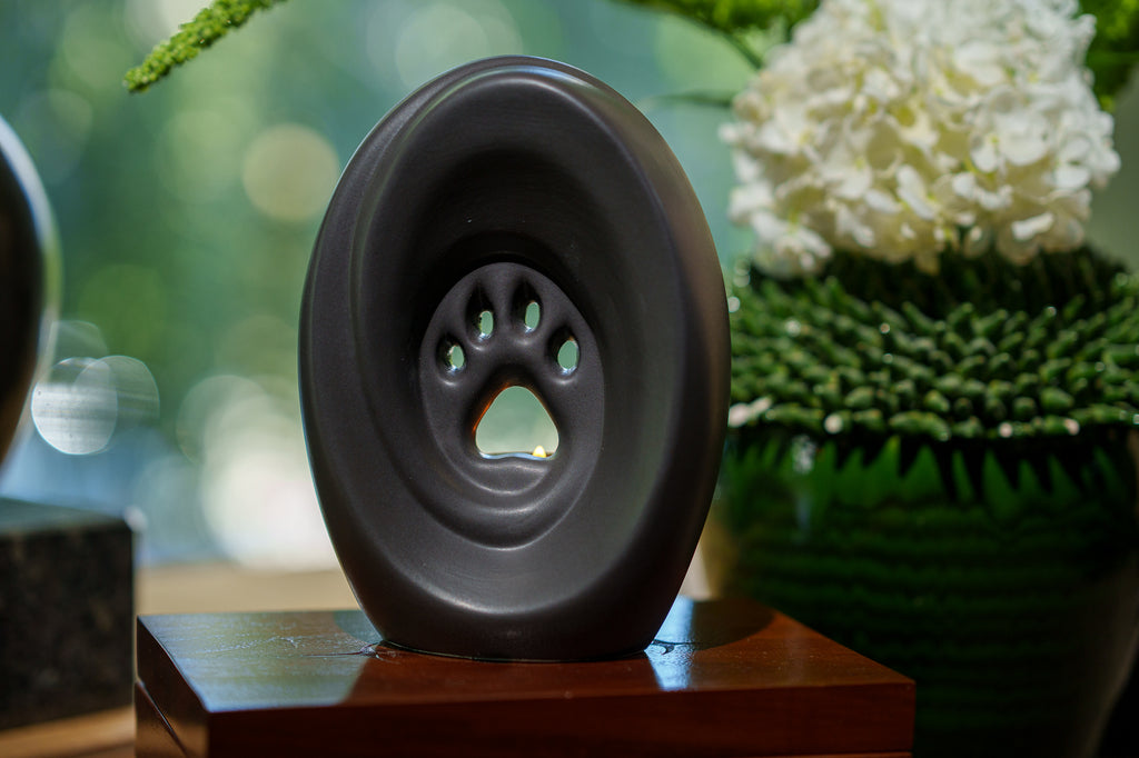 Große Pfote mit Teelicht - Haustier Urne für Asche - Grau Matt | Keramik | Handgemacht