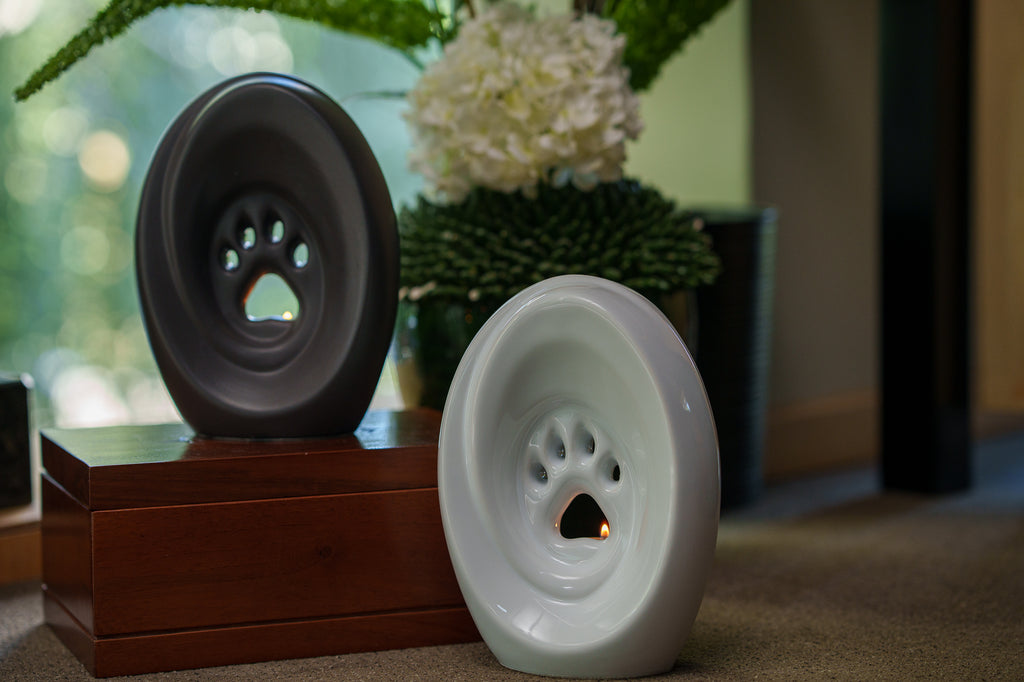 Große Pfote mit Teelicht - Haustier Urne für Asche - Weiß | Keramik | Handgemacht