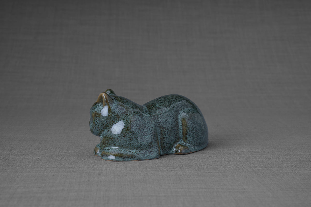 Mini Liegende Katzenurne - Ölig Grün Meliert | Keramik | Handgemacht