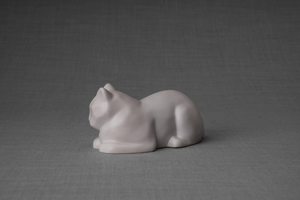 Mini Liegende Katzenurne - Weiß Matt | Keramik | Handgemacht