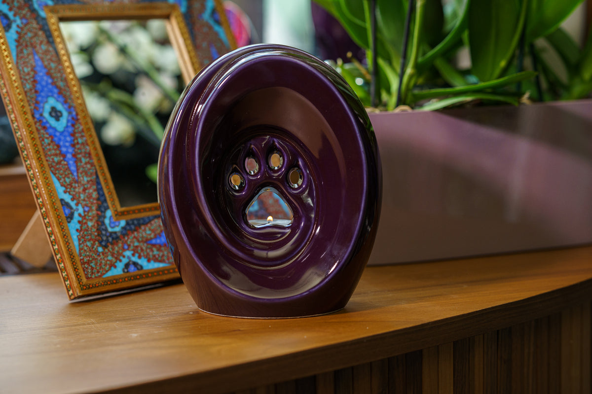 Pfote mit Teelicht - Haustier Urne für Asche - Violett | Keramik | Handgemacht