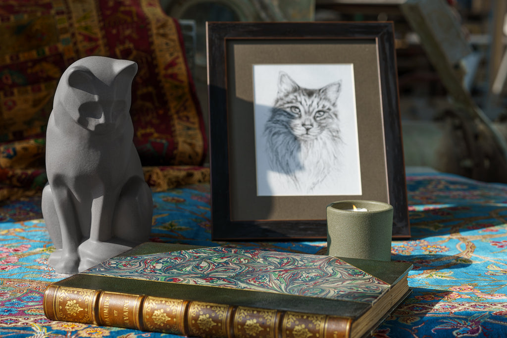 Neko-Gedenkpaket – 4-teilig – Portrait | Urne | Namensschildhalter | Duftkerze