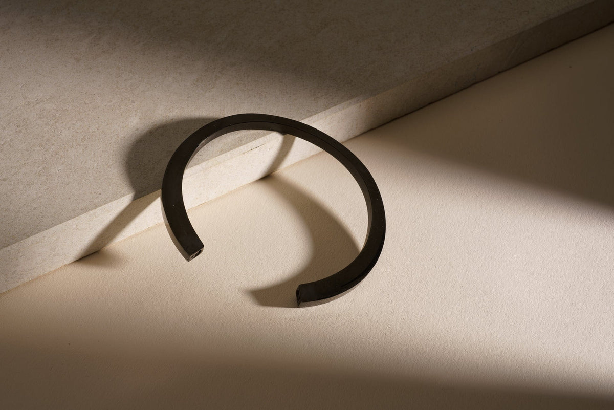 Einäscherungsarmband – Eleganz | Edelstahl | Gedenkschmuck | Schwarz