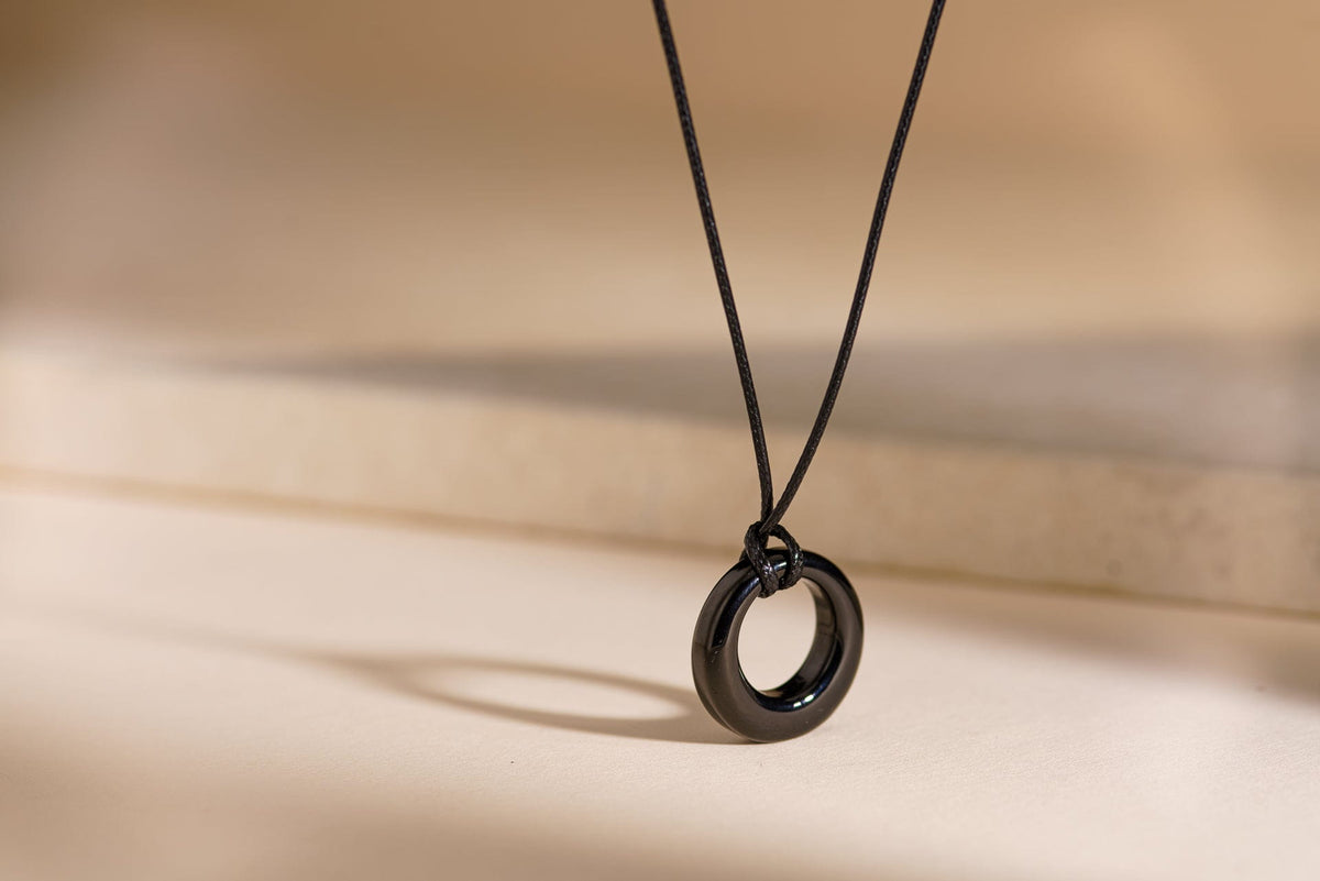Einäscherungshalskette – Für immer | Edelstahl | Gedenkschmuck | Schwarz